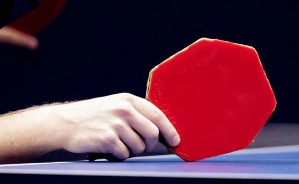 股赢家 瑞典媒体：莫雷加德为多边形球拍带来热度，在市场已变得常见