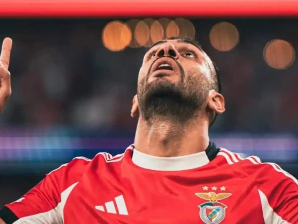 稳拿证券 帕夫利季斯在卡拉巴赫羞辱本菲卡的比赛中创造历史