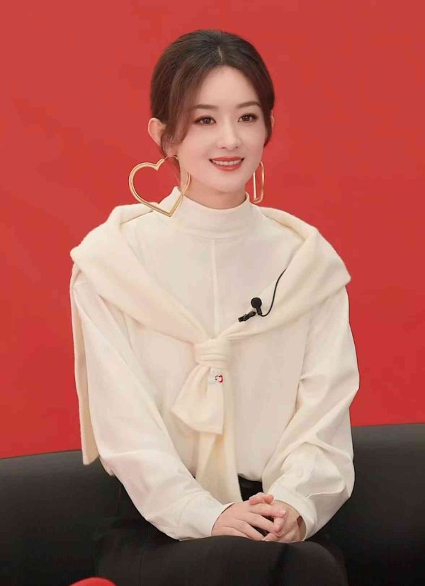 云上速融 赵丽颖直播高情商回应：儿子才是真正的暖宝宝